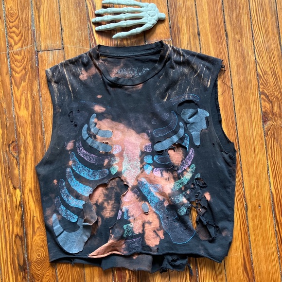 🏴‍☠️ SOLD 🏴‍☠️ Thrashed Bleached Cropped Skeleton Boxy Muscle Tee ~ Size M - Picture 5 of 8